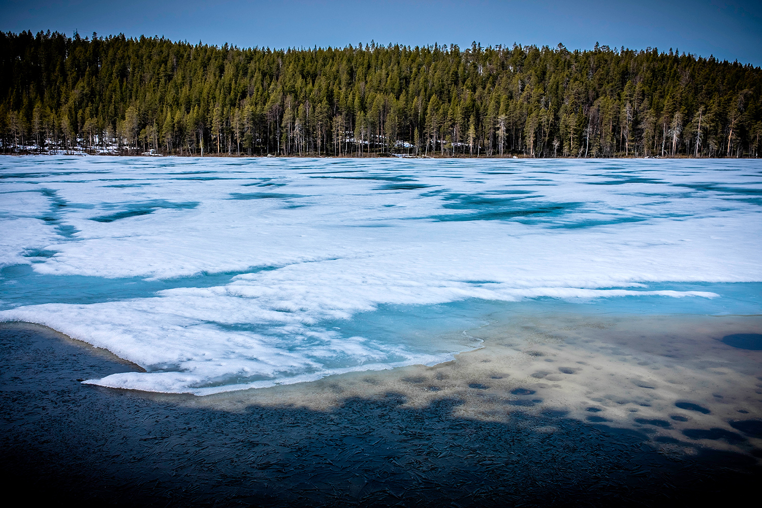 Frozen Lake - Stora Sjöfallet - Sweden